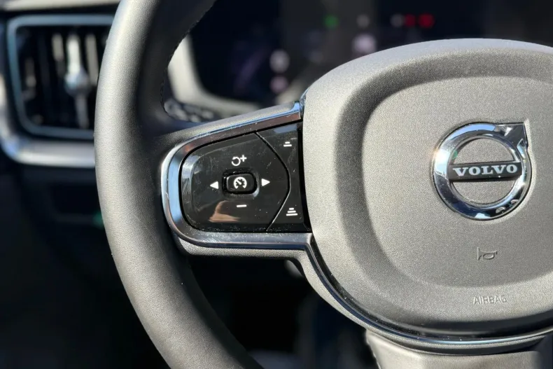 Volvo V60 din 2024 cu 41.091 km - oferta VOL104608 - foto 13