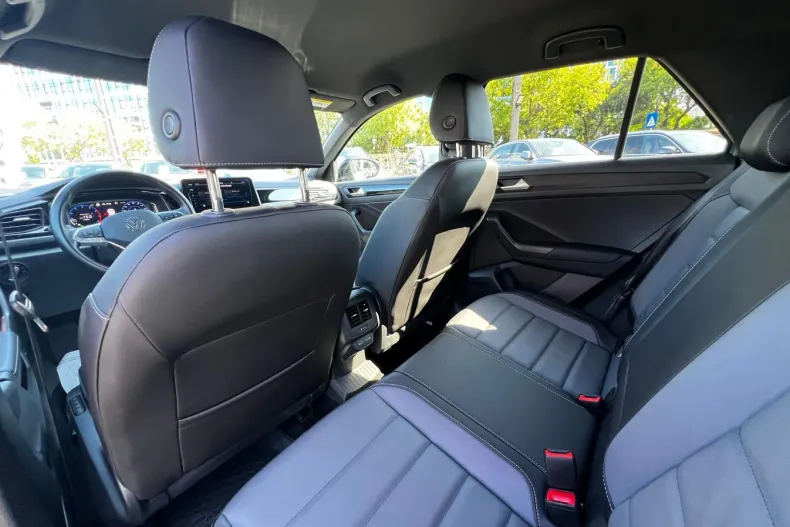 Volkswagen T-Roc din 2023 cu 29.000 km - oferta VOL104613 - foto 12