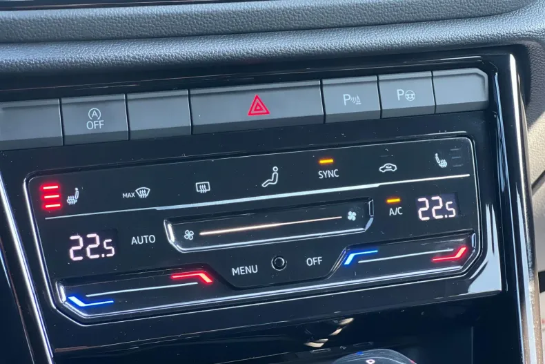 Volkswagen T-Roc din 2023 cu 29.000 km - oferta VOL104613 - foto 26