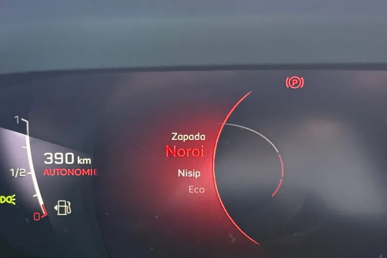 Peugeot 2008 din 2022 cu 38.072 km - oferta PEU104616 - foto 11