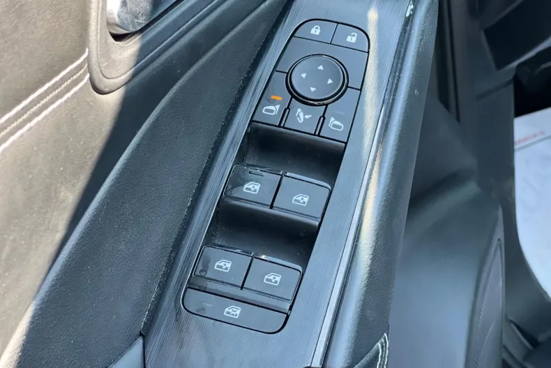 Nissan Qashqai din 2023 cu 97.000 km - oferta NIS104635 - foto 9