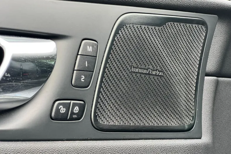 Volvo XC60 din 2020 cu 142.000 km - oferta VOL104638 - foto 8