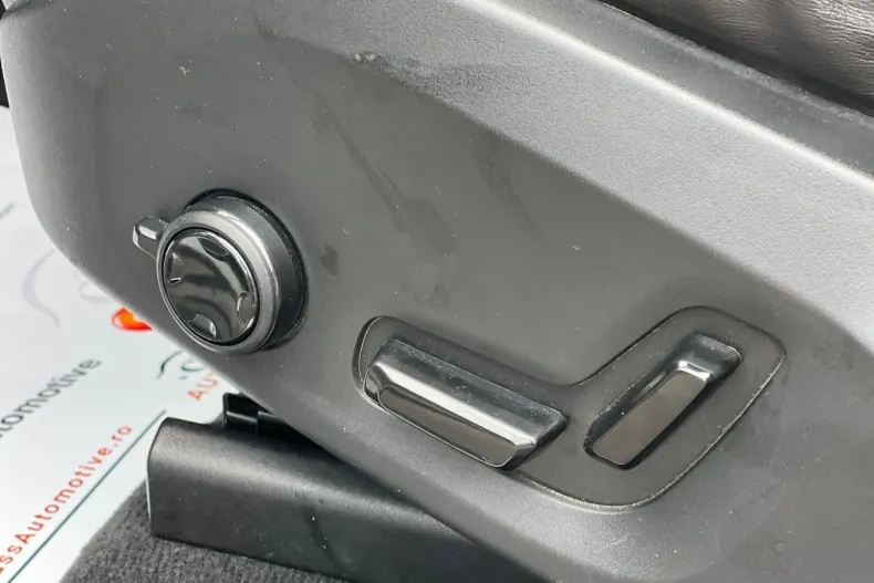 Volvo XC60 din 2020 cu 142.000 km - oferta VOL104638 - foto 11