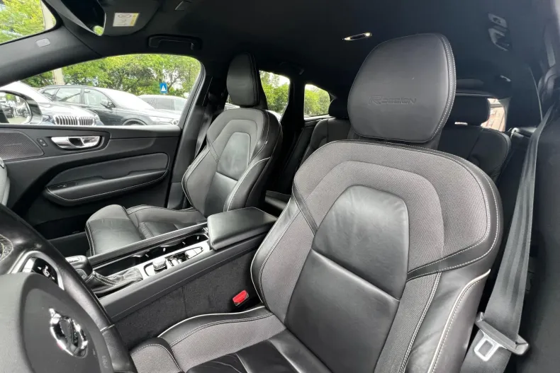 Volvo XC60 din 2020 cu 142.000 km - oferta VOL104638 - foto 12