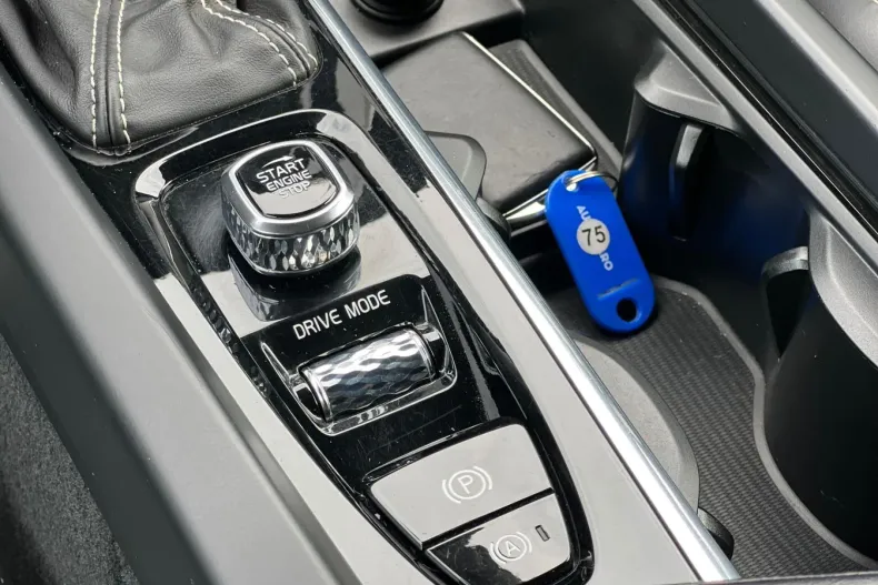 Volvo XC60 din 2020 cu 142.000 km - oferta VOL104638 - foto 19