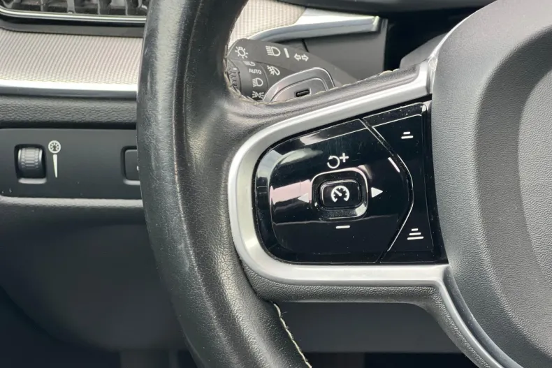 Volvo XC60 din 2020 cu 142.000 km - oferta VOL104638 - foto 21