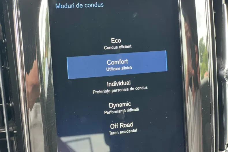 Volvo XC60 din 2020 cu 142.000 km - oferta VOL104638 - foto 24