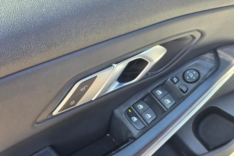 BMW Seria 3 din 2022 cu 100.000 km - oferta BMW104643 - foto 9