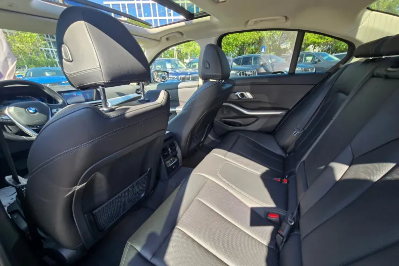 BMW Seria 3 din 2022 cu 100.000 km - oferta BMW104643 - foto 32