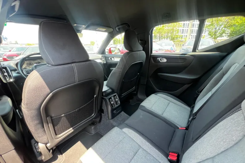 Volvo XC40 din 2021 cu 94.000 km - oferta VOL104657 - foto 11