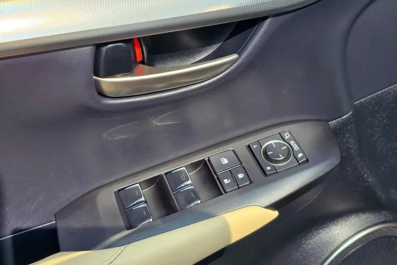 Lexus Seria NX din 2020 cu 75.949 km - oferta LEX104671 - foto 9