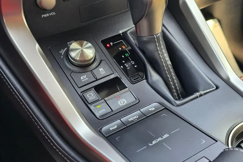 Lexus Seria NX din 2020 cu 75.949 km - oferta LEX104671 - foto 24