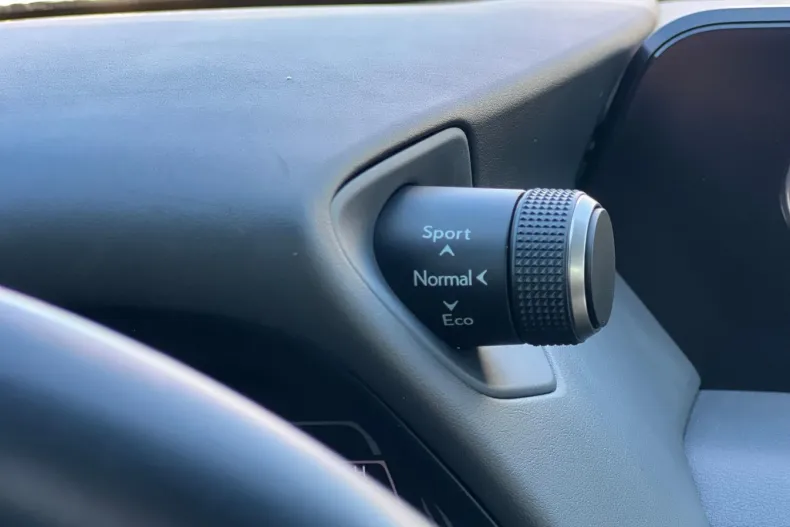 Lexus UX din 2020 cu 44.000 km - oferta LEX104690 - foto 15