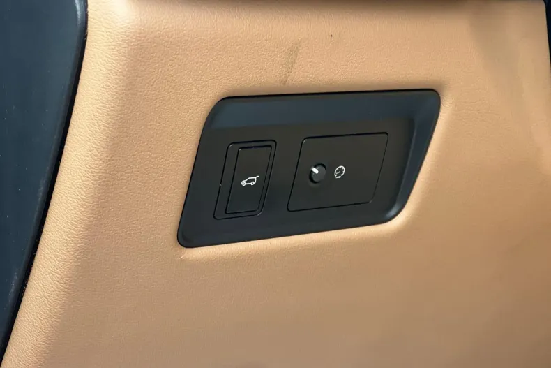 Jaguar F-Pace din 2023 cu 75.132 km - oferta JAG104695 - foto 9