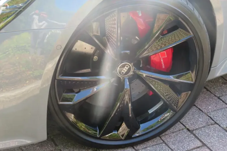 Audi RS7 din 2024 cu 6.679 km - oferta AUD104732 - foto 2