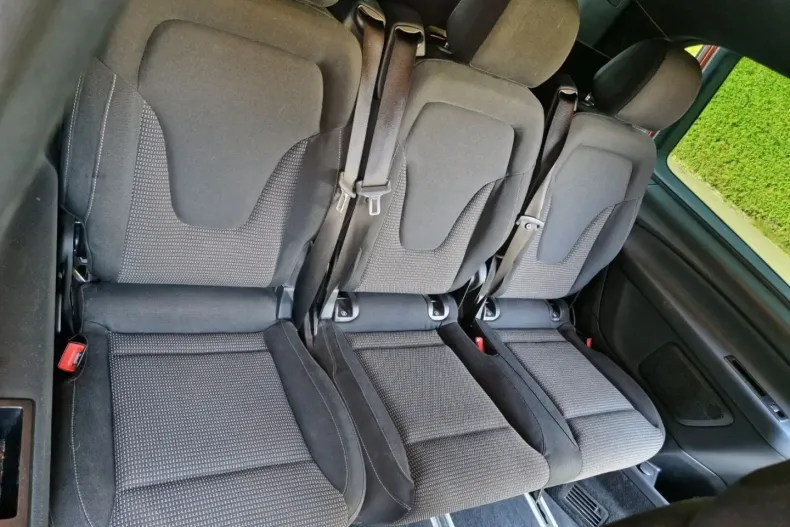 Mercedes-Benz V 250 din 2021 cu 73.369 km - oferta MER104751 - foto 39