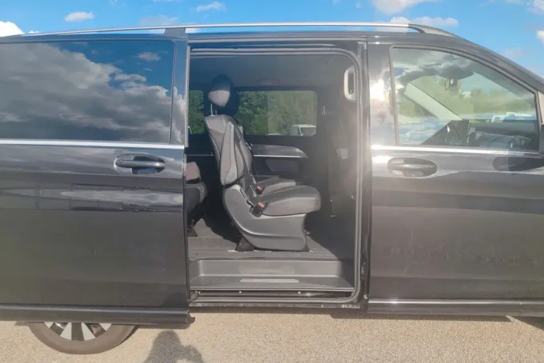 Mercedes-Benz V 300 din 2021 cu 68.476 km - oferta MER104755 - foto 9