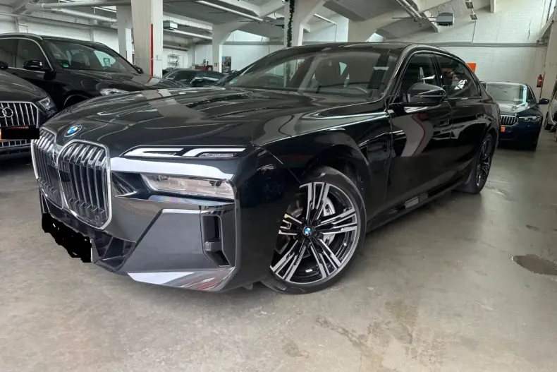 BMW 750 din 2023 cu 38.200 km - oferta BMW104801 - foto 1