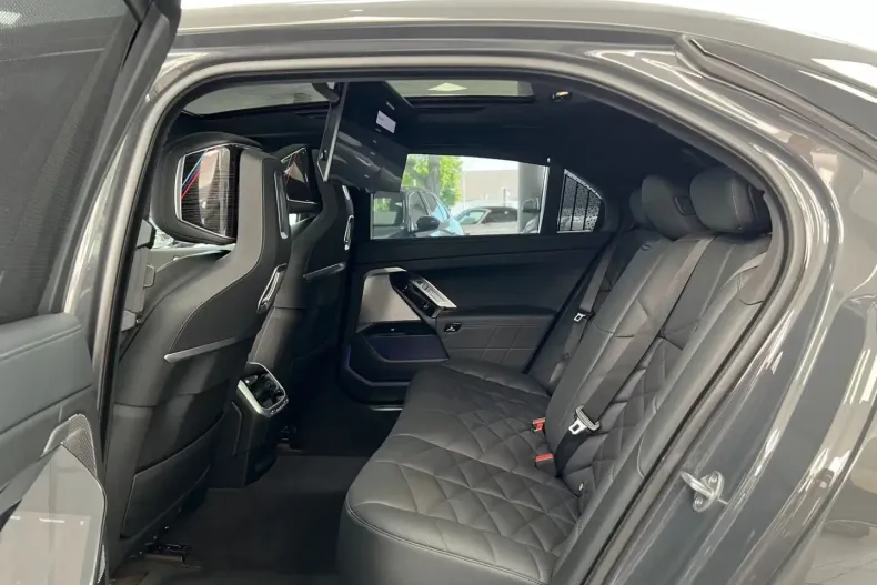 BMW 740 din 2024 cu 22.100 km - oferta BMW104812 - foto 6