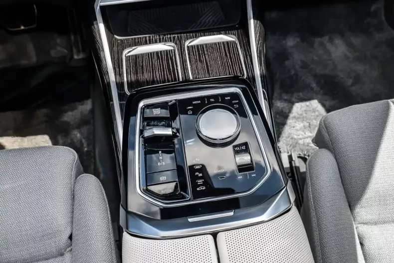 BMW 740 din 2023 cu 68.250 km - oferta BMW104823 - foto 5