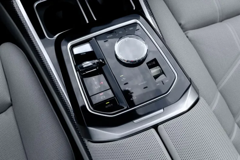 BMW 750 din 2023 cu 46.100 km - oferta BMW104833 - foto 11