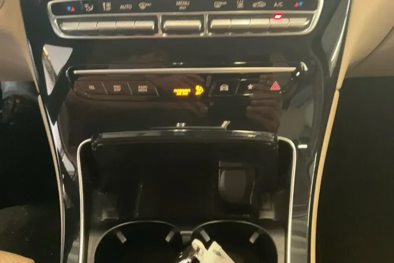 Mercedes-Benz GLC 300 din 2020 cu 99.750 km - oferta MER104844 - foto 7