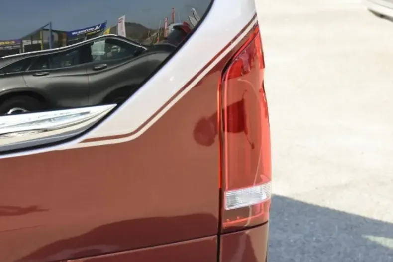 Mercedes-Benz V 300 din 2023 cu 90.230 km - oferta MER104866 - foto 9