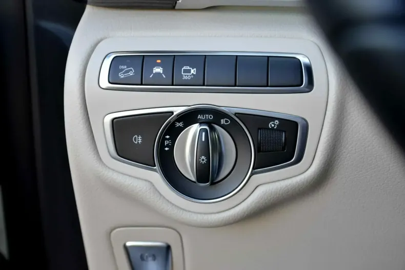 Mercedes-Benz V 300 din 2023 cu 90.230 km - oferta MER104866 - foto 22