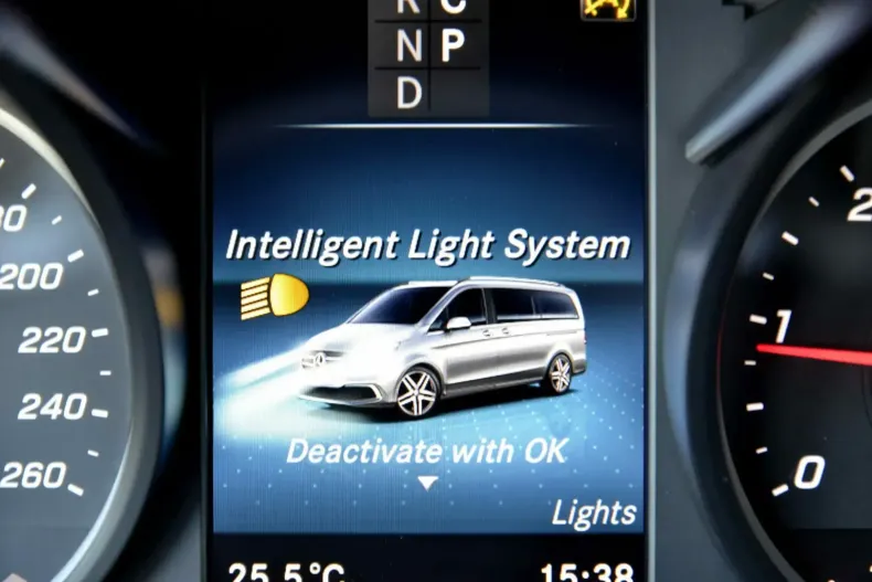 Mercedes-Benz V 300 din 2023 cu 90.230 km - oferta MER104866 - foto 25