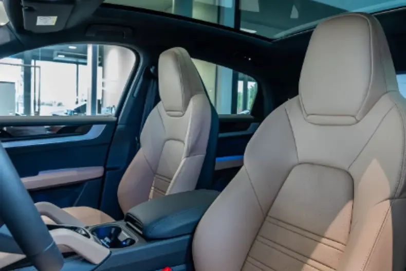 Porsche Cayenne din 2025 cu 50 km - oferta POR104867 - foto 2