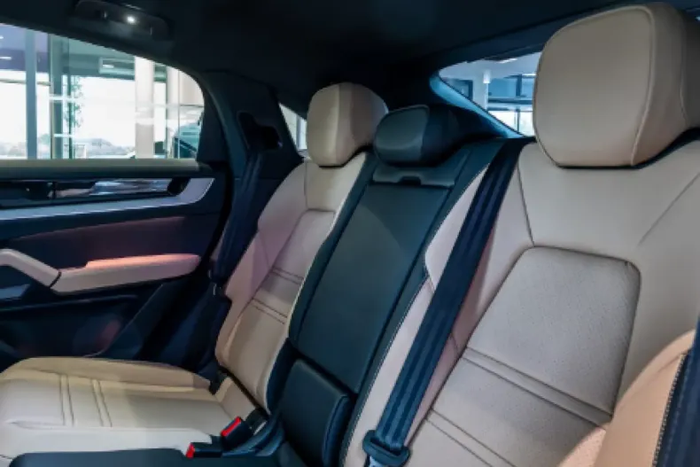 Porsche Cayenne din 2025 cu 50 km - oferta POR104867 - foto 6