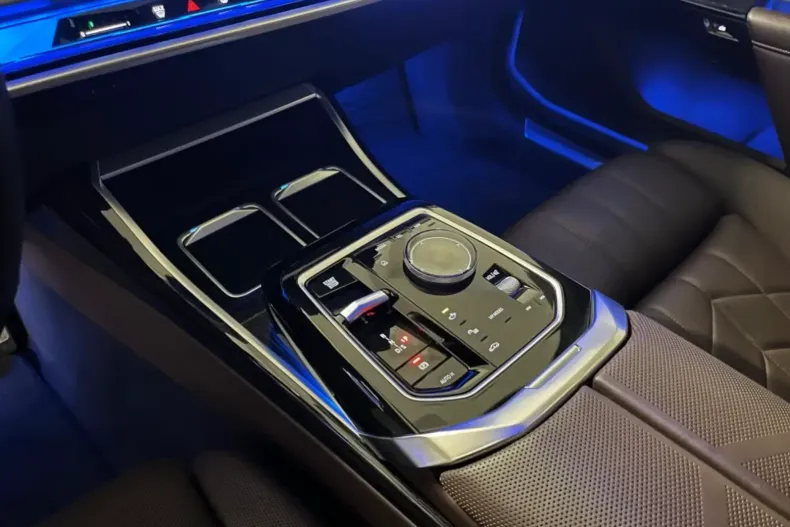 BMW 740 din 2024 cu 48.304 km - oferta BMW104878 - foto 3