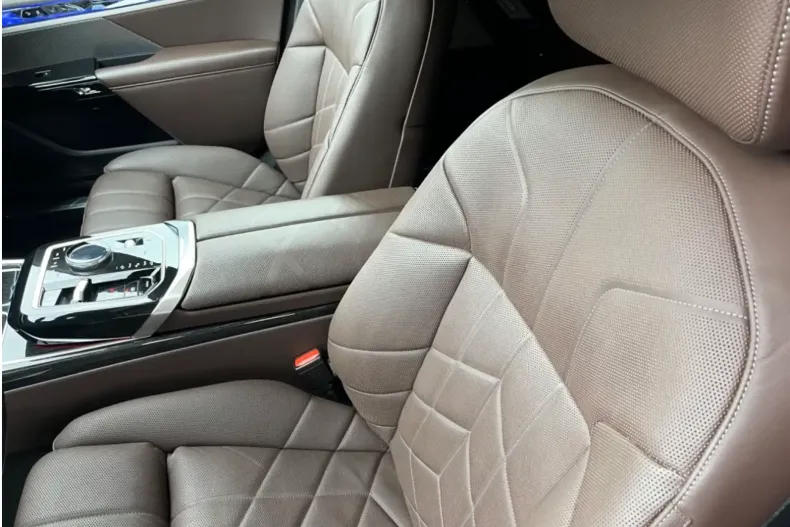 BMW 740 din 2024 cu 48.304 km - oferta BMW104878 - foto 7