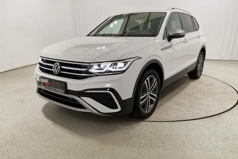 Volkswagen Tiguan Allspace din 2023 cu 57.850 km - oferta VOL104896 - foto 2