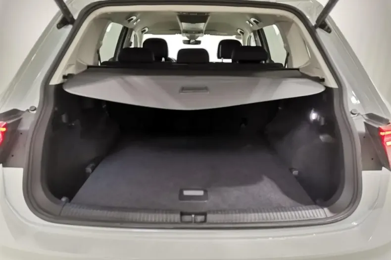 Volkswagen Tiguan Allspace din 2023 cu 57.850 km - oferta VOL104896 - foto 23