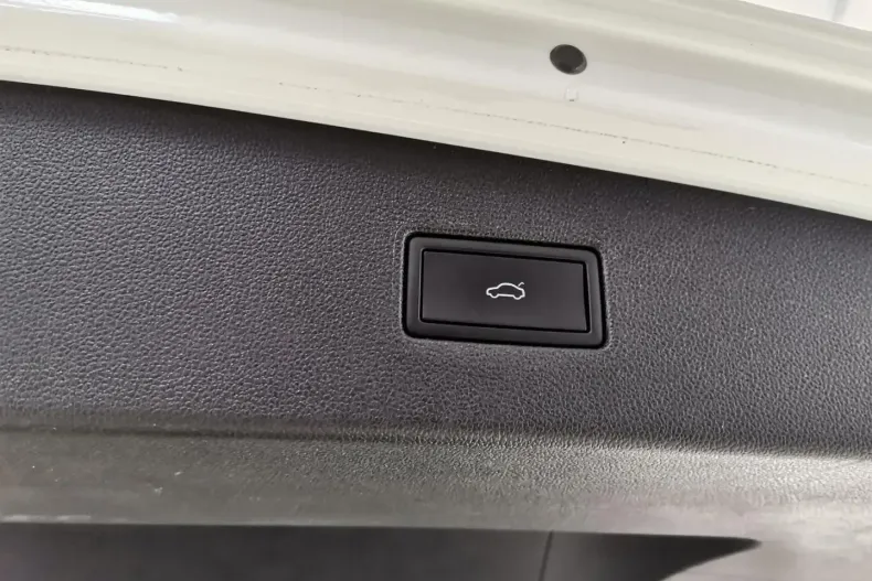 Volkswagen Tiguan Allspace din 2023 cu 57.850 km - oferta VOL104896 - foto 24