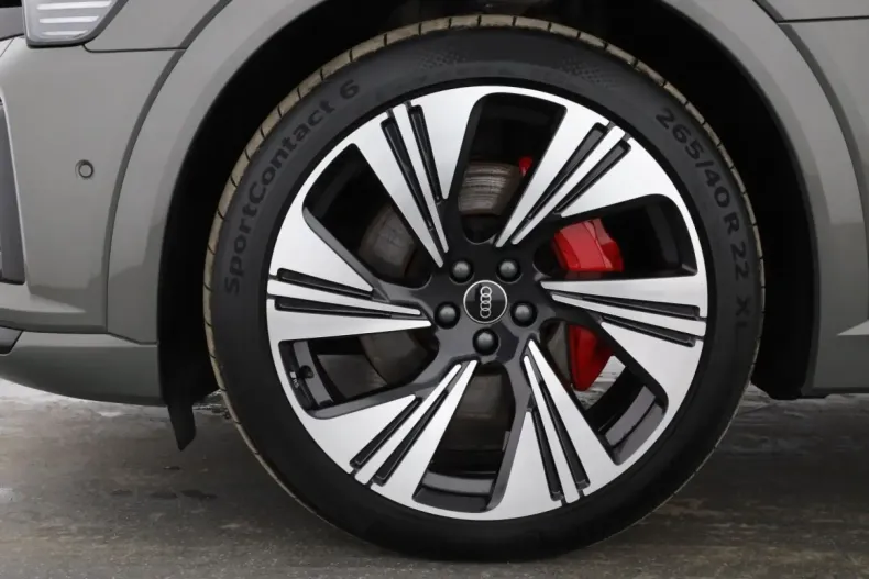 Audi Q8 e-tron din 2023 cu 22.999 km - oferta AUD104903 - foto 9