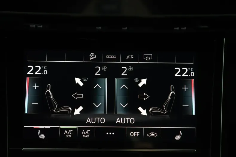 Audi Q8 e-tron din 2023 cu 22.999 km - oferta AUD104903 - foto 19