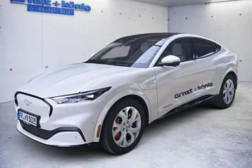 Ford Mustang Mach-E din 2022 - oferta FOR104904