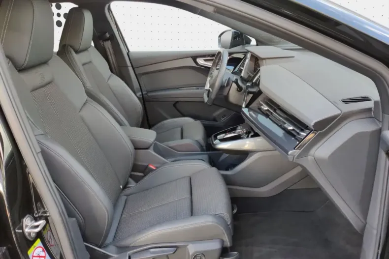 Audi Q4 e-tron din 2024 cu 8.100 km - oferta AUD104907 - foto 4