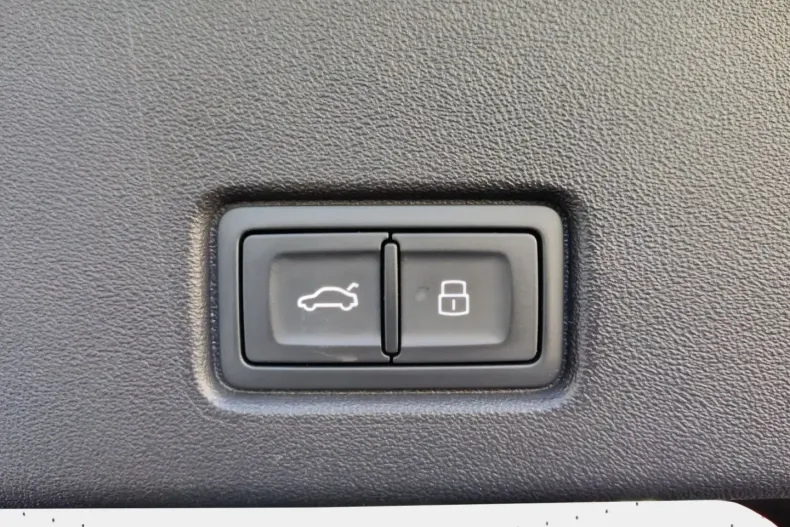 Audi Q4 e-tron din 2024 cu 8.100 km - oferta AUD104907 - foto 13