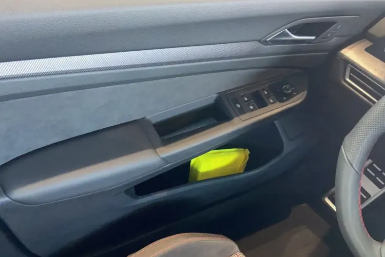 Volkswagen Golf din 2024 cu 12.410 km - oferta VOL104914 - foto 10