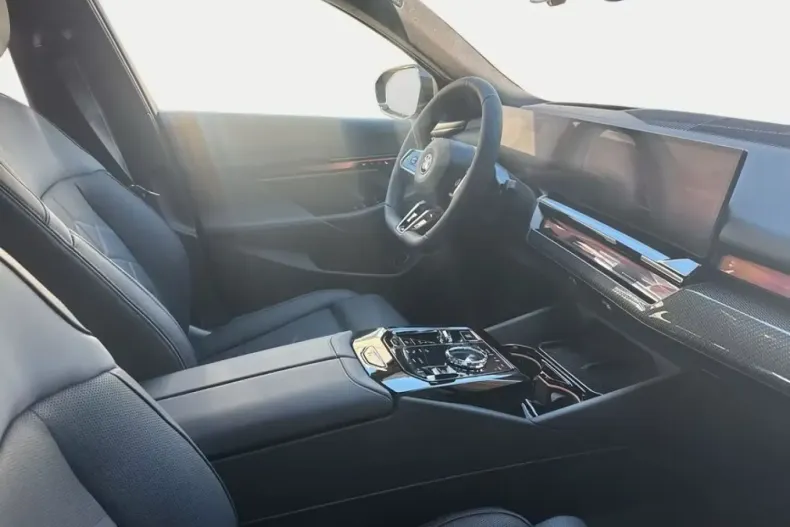 BMW 530 din 2025 cu 5 km - oferta BMW104928 - foto 4