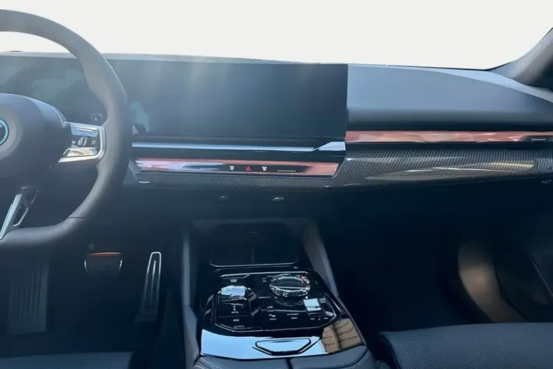 BMW 530 din 2025 cu 5 km - oferta BMW104928 - foto 7