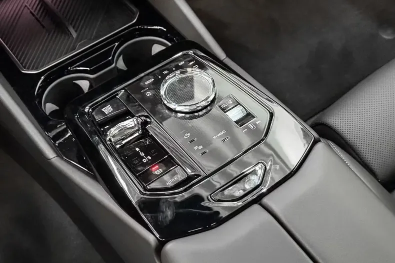 BMW 520 din 2025 cu 5 km - oferta BMW104932 - foto 4