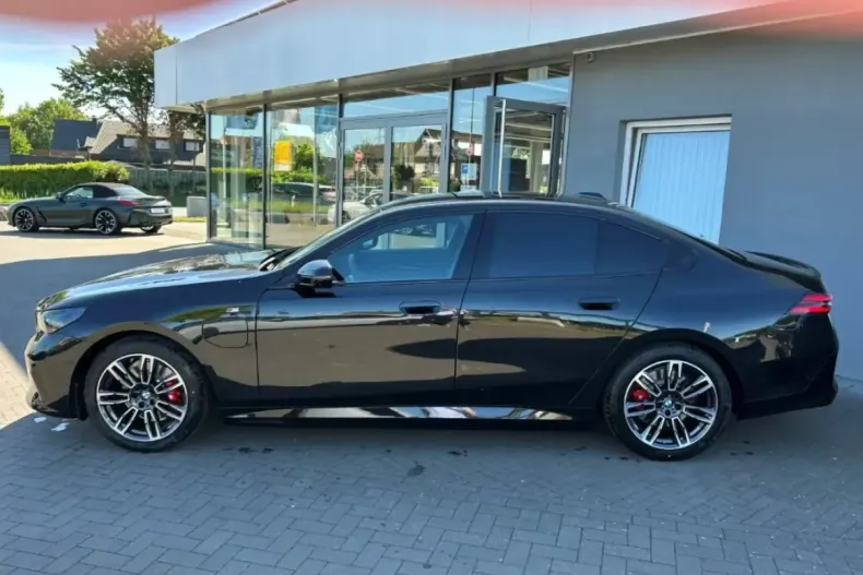 BMW 530 din 2025 cu 1 km - oferta BMW104939 - foto 2