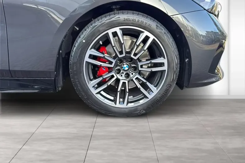 BMW 520 din 2025 cu 5 km - oferta BMW104944 - foto 3