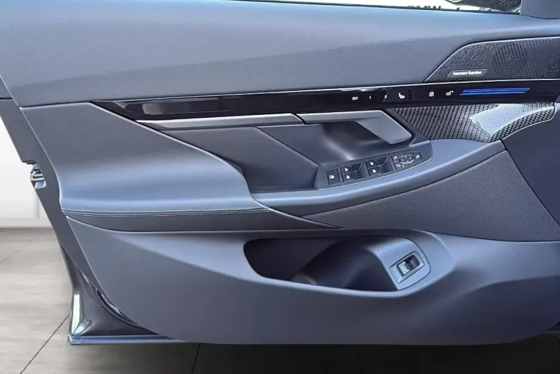 BMW 520 din 2025 cu 5 km - oferta BMW104944 - foto 6