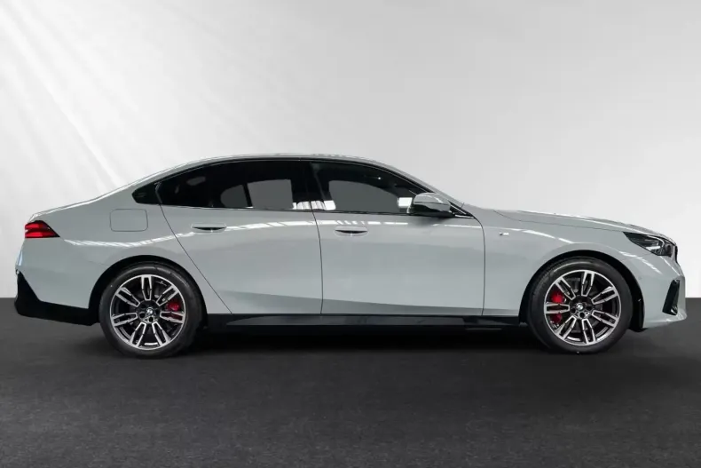 BMW 520 din 2025 cu 5 km - oferta BMW104953 - foto 2