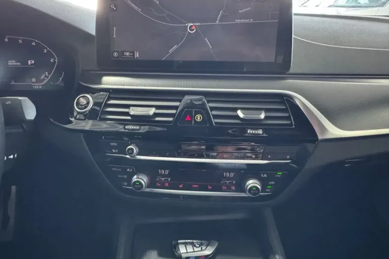 BMW 530 din 2021 cu 93.843 km - oferta BMW104954 - foto 14